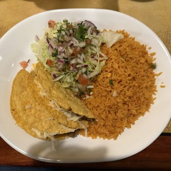 Little Mexico - Combo dinner with 2 hard shell ground beef tacos; no beans or sour cream - Mexican Near Me - Wyoming, Michigan