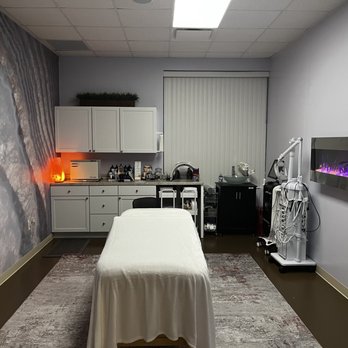 Lava Massage & Skincare - skincare treatment room - Day Spas Near Me - Broadview Heights, Ohio Lava Massage & Skincare - skincare treatment room - Day Spas Near Me - Broadview Heights, Ohio