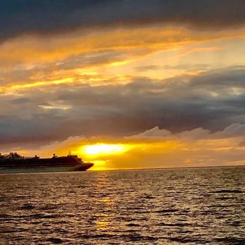 Honu Oceanside - Sunset from the patio. Photo credit Steven Smith / #stevensphotos on IG - Seafood Near Me - Lahaina, Hawaii