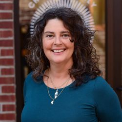 Chelsea Family Acupuncture - Hi! I'm Anna Werderitsch, L.Ac.! I can't wait to meet you!