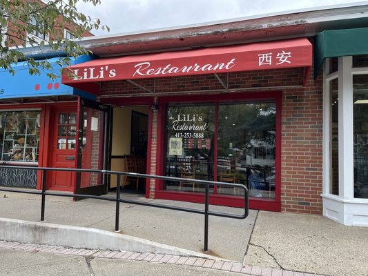 Lili's Restaurant by null