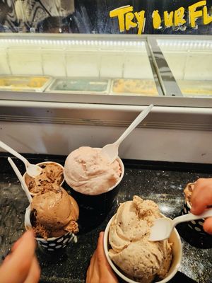 BLACK+WHITE MODERN CREAMERY - Updated July 2025 - 126 Photos & 81 Reviews - 4011 Broadway St ...