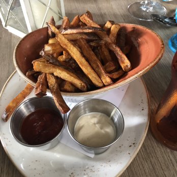 Herringbone Waikiki - Seafood Near Me - Honolulu, Hawaii