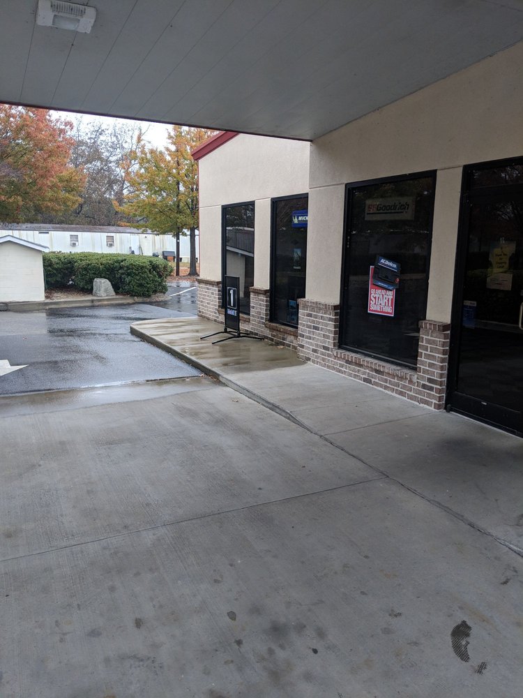 ABBOTT’S AUTO CARE Updated September 2024 1645 W Main St, Lexington