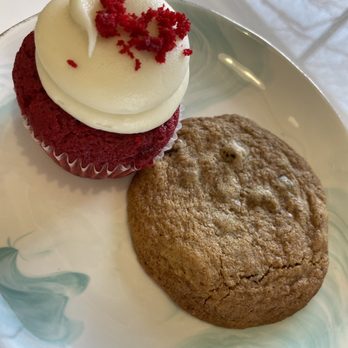 Sugar Bee Sweets Bakery - Red velvet and chocolate chip cookie - Bakeries Near Me - Arlington, Texas