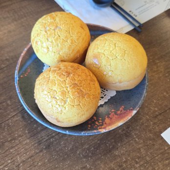 Asian Queen - BBQ pork pineapple buns (good, but not enough pork) - Dim Sum Near Me - Richmond Hill, Ontario