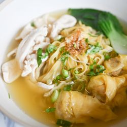 Oceanic Thai Kitchen - Wonton Noodle Soup