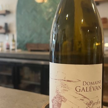 Campo Bar & Bottle - Domaine Galevan - Paroles de Femme - Wine Bars Near Me - Bakersfield, California