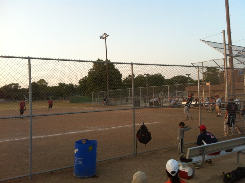 HUMBLE PARK COMMUNITY CENTER Updated October 2024 2200 Blaine Ave