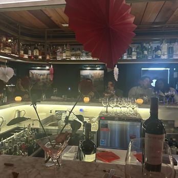 BARCA Pier & Wine Bar - Bar area - Mediterranean Near Me - Alexandria, Virginia