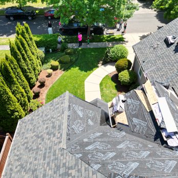 BEST Roofing & Waterproofing - New roof installation using premium asphalt shingles built to withstand the Pacific Northwest climate. - Roofing Near Me - Eugene, Oregon BEST Roofing & Waterproofing - New roof installation using premium asphalt shingles built to withstand the Pacific Northwest climate. - Roofing Near Me - Eugene, Oregon