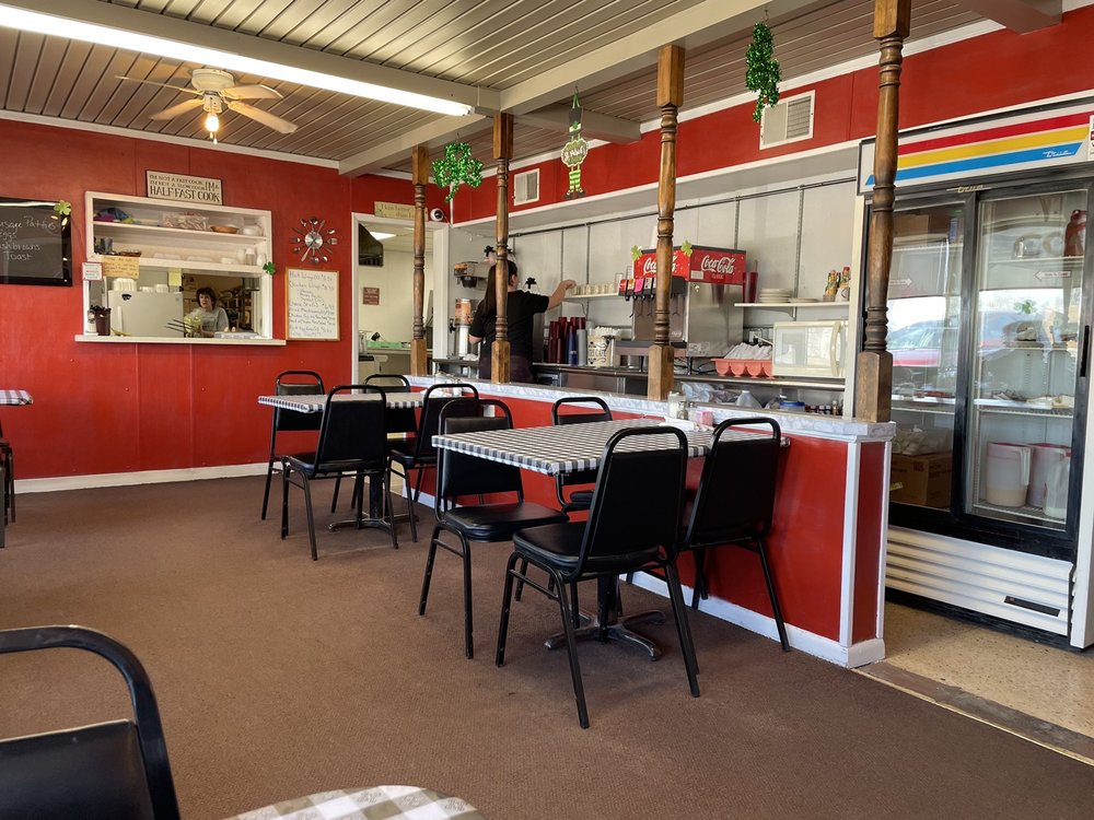 Cafes COUNTRY CAFE 15 Photos & 13 Reviews 401 S Main St