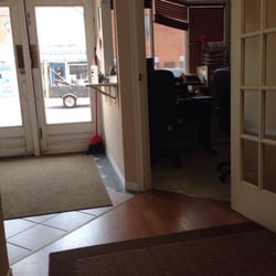 Streetsville Sports & Physiotherapy - Front reception area