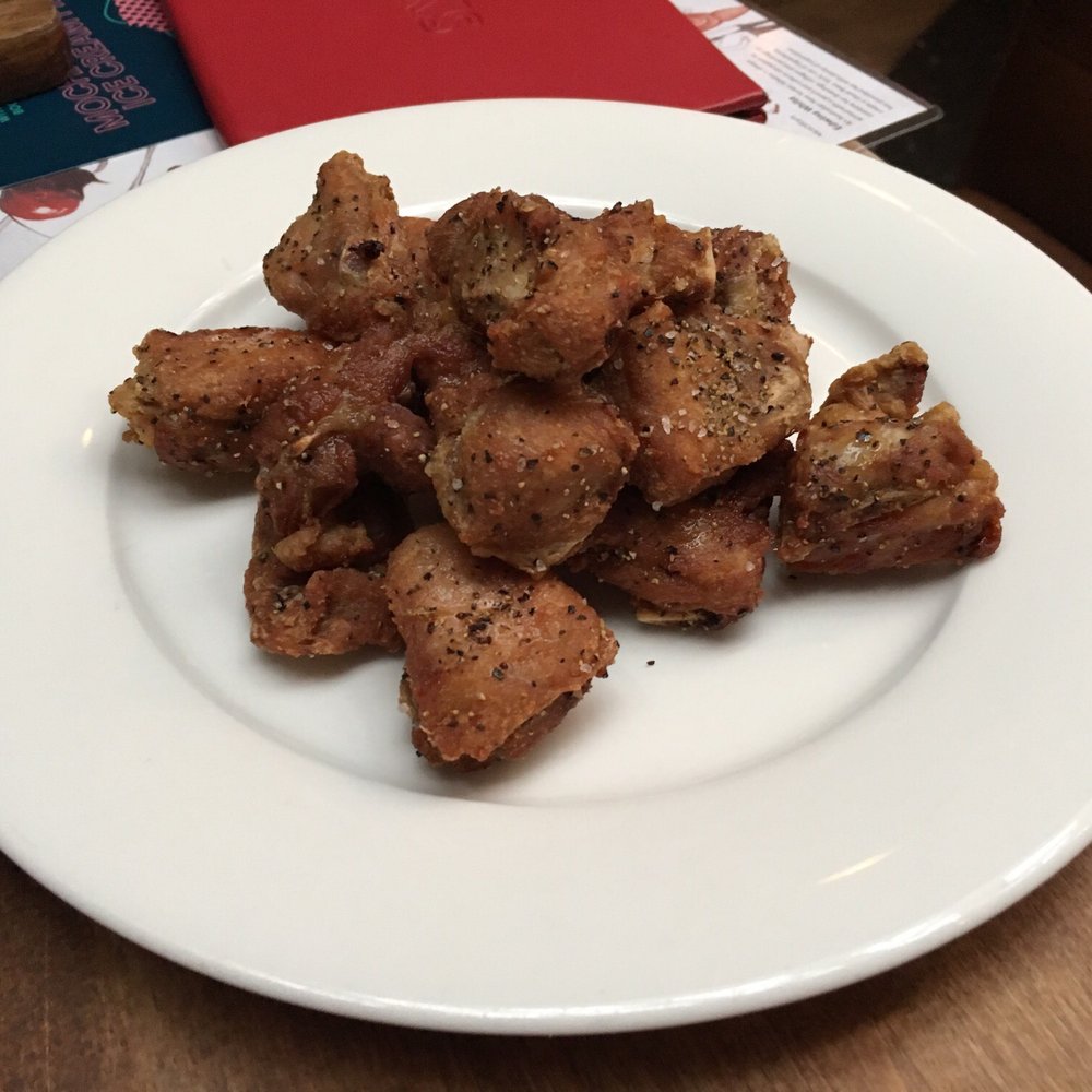 Earls Kitchen + Bar - Dry ribs - Canadian (New) Near Me - Vancouver, British Columbia Earls Kitchen + Bar - Dry ribs - Canadian (New) Near Me - Vancouver, British Columbia
