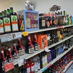 D & B Liquor - liquor and schnapps