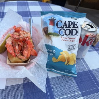 Luke's Lobster - 6 ounce lobster roll with chips and a drink. - Seafood Near Me - Las Vegas, Nevada