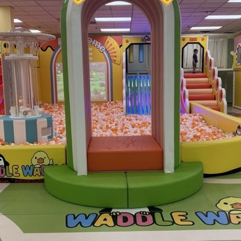Waddle Waddle - Main area - Indoor Playcenter Near Me - Carle Place, New York Waddle Waddle - Main area - Indoor Playcenter Near Me - Carle Place, New York