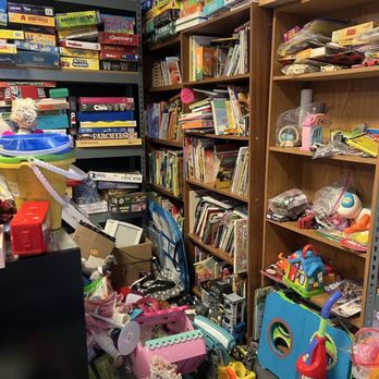 Maggie’s Hidden Treasures - Thrift Stores Near Me - Rosamond, California Maggie’s Hidden Treasures - Thrift Stores Near Me - Rosamond, California