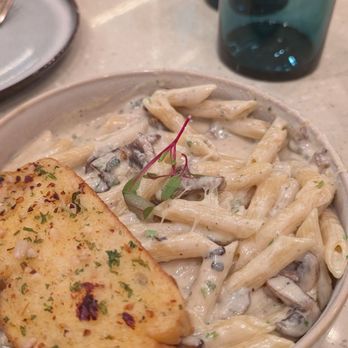 Glasshouzz - alfredo pasta - Pizza Near Me - Livermore, California Glasshouzz - alfredo pasta - Pizza Near Me - Livermore, California