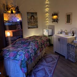 Shannella-Bella Holistic Skincare Spa - Bed ready for treatment.