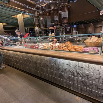 Starbucks Reserve Roastery Chicago - Coffee Roasteries Near Me - Chicago, Illinois Starbucks Reserve Roastery Chicago - Coffee Roasteries Near Me - Chicago, Illinois