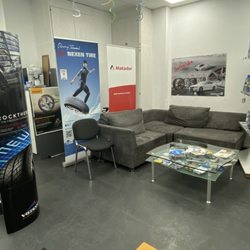 Autoglas Reifen24 GmbH - Theke - Innenraum