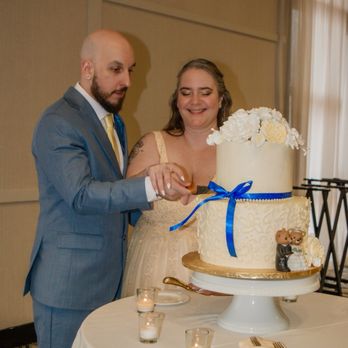 C'est La Vie Cakes - Wedding cake - Cupcakes Near Me - South Bend, Indiana C'est La Vie Cakes - Wedding cake - Cupcakes Near Me - South Bend, Indiana