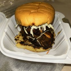 RyRy’s Kitchen - Jerk Chicken sandwich