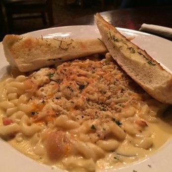 The Queen's Head - Pubs Near Me - Oakville, Ontario