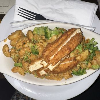 Hungry Tiger - Vegan Chicken and Broccoli Mac - Bars Near Me - Portland, Oregon