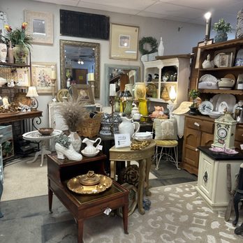 Amy's antique & Flea Mall - Flea Markets Near Me - Montgomery, Alabama Amy's antique & Flea Mall - Flea Markets Near Me - Montgomery, Alabama