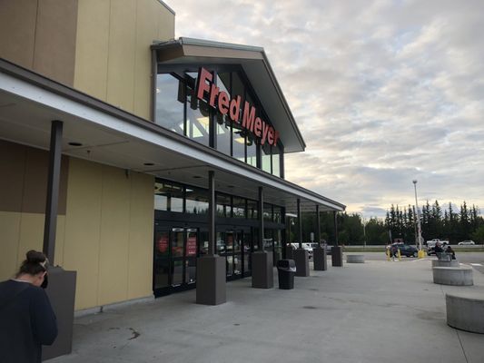 Fred Meyer by null