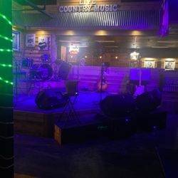 Music City Bar and Grill - Sunday night lights