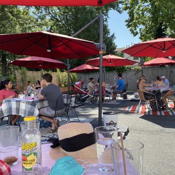 Del Ray Cafe - Socially distant back patio with covered tables - French Near Me - Alexandria, Virginia Del Ray Cafe - Socially distant back patio with covered tables - French Near Me - Alexandria, Virginia