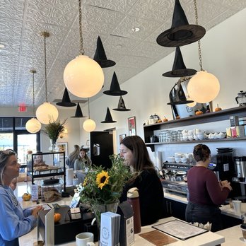 Lola's Cafe and Kitchen - Cafes Near Me - Absecon, New Jersey