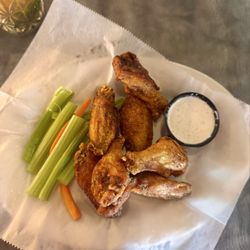 Oscar's Sports & Grill - Lemon pepper Jumbo Wings