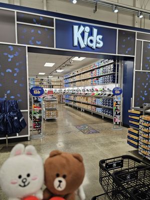 SKECHERS Warehouse Outlet by null