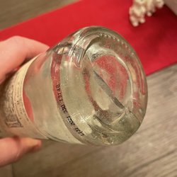 Tnt Package Store - Glass has one large crack all the way through.
