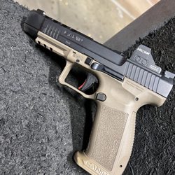 Range USA San Antonio - Canik Mete SFX with Holosun 507k.