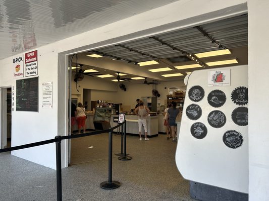 Knaus Berry Farm by null