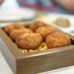 Quince Nudos - Nuestras croquetas caseras de pitu de caleya