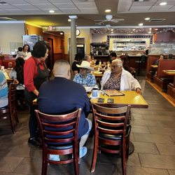 Silver Spoon Restaurant - The owner visits all the tables