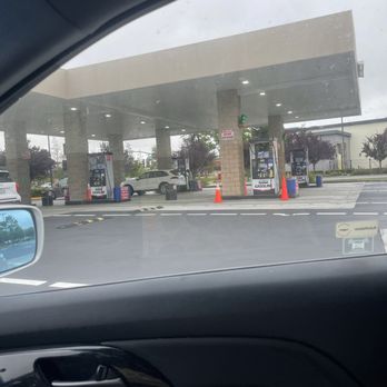 Costco Gasoline - Empty lanes - Gas Stations Near Me - Fremont, California