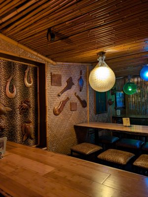 Hala Kahiki Lounge by null