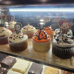 Cupcakes for those horror movie friends in your life.