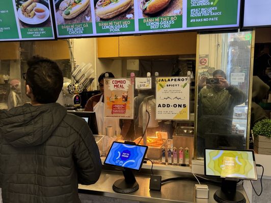 Banh Mi Huong Que by null