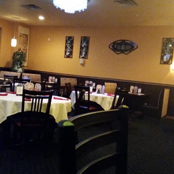 Asian Thai - Nice chandeliers - Thai Near Me - Appleton, Wisconsin