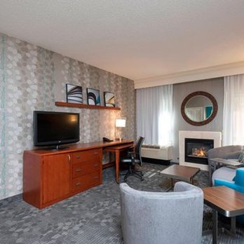 Courtyard by Marriott Traverse City - Hotels Near Me - Traverse City, Michigan Courtyard by Marriott Traverse City - Hotels Near Me - Traverse City, Michigan