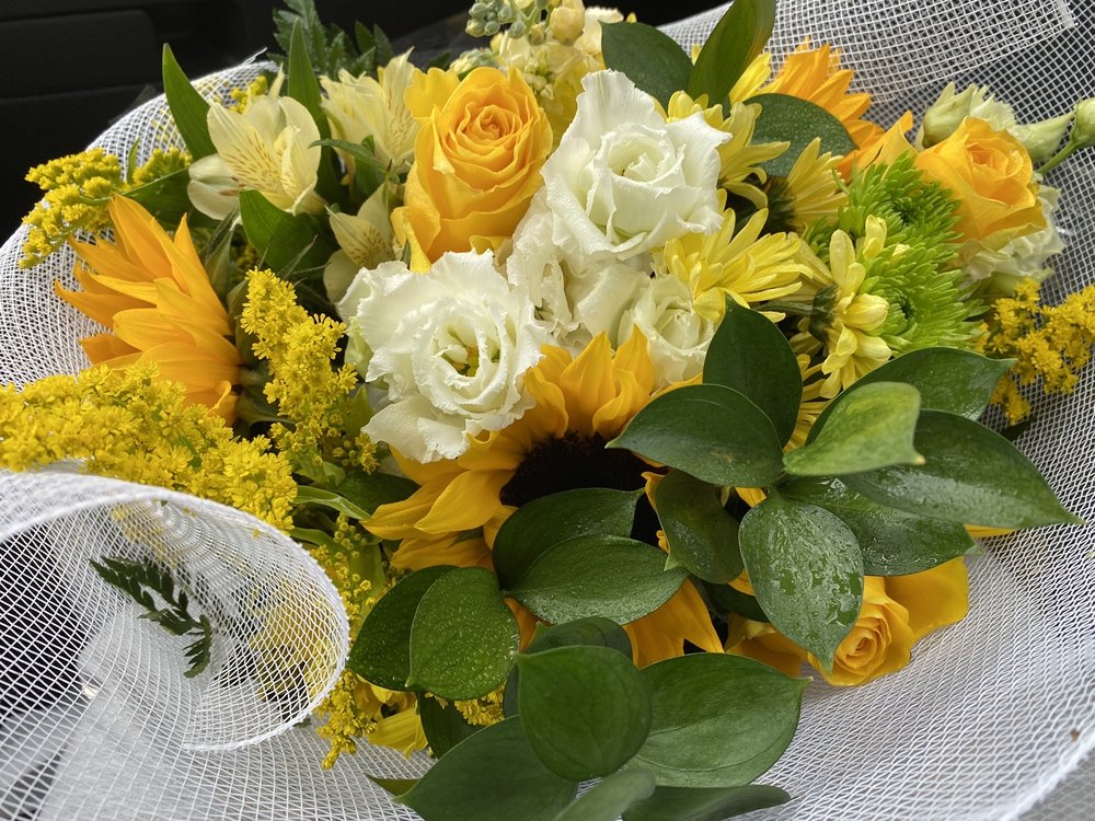 PETAL ON PAGE Updated August 2024 118 Photos & 23 Reviews 303