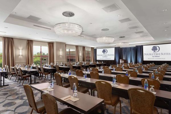 DoubleTree Suites by Hilton Hotel Boston - Cambridge by null